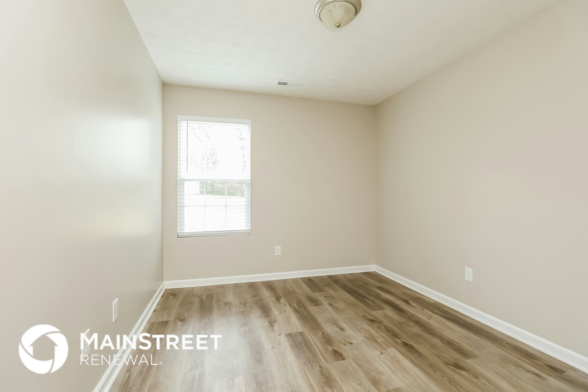 Building Photo - 242 N Blakemore Ave