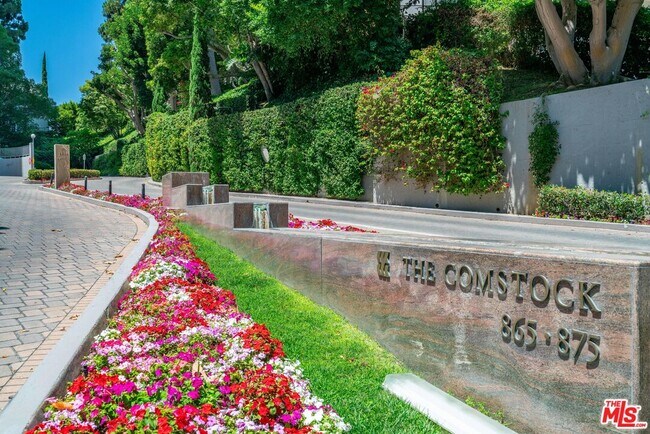 Primary Photo - 865 Comstock Ave