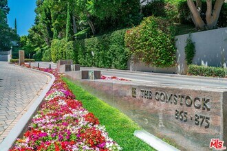 Building Photo - 865 Comstock Ave