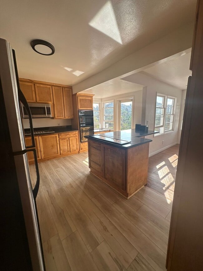 Building Photo - Mt Helix - Beautiful 3 bedroom 1.5 bathroom