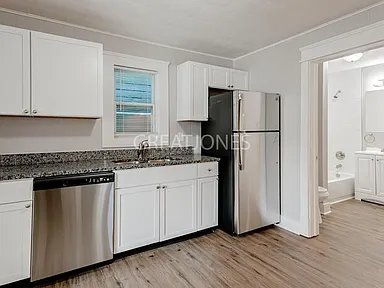 Building Photo - 1557 Lawton Ave