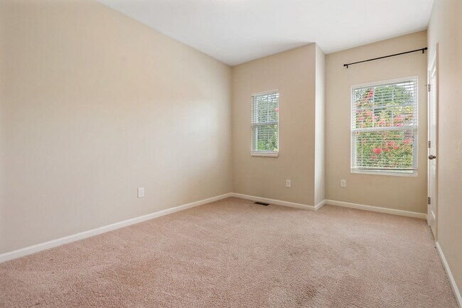 Building Photo - Charming 3BR Home with Loft, Fenced Yard & Community Pool