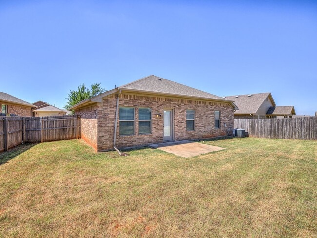Building Photo - Newly Updated Home + Edmond + 3 bedrooms + Edmond Schools