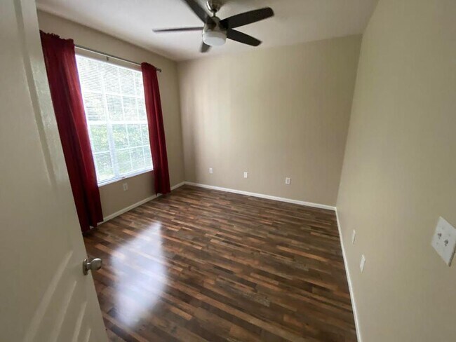 Room #2 - 5125 Palm Springs Blvd