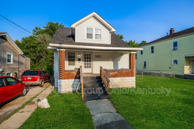 Building Photo - 4328 Lonsdale Ave
