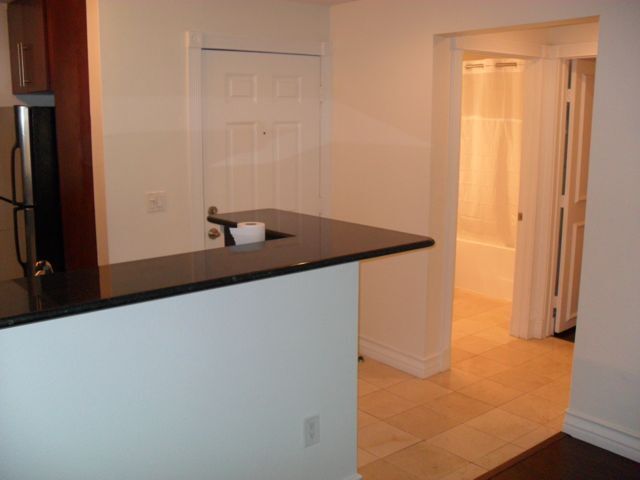 Building Photo - Meridian STUDIO Condo