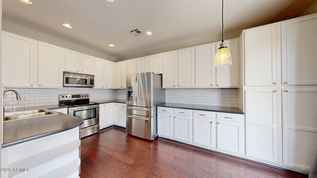 Building Photo - 451 W Mountain Sage Dr