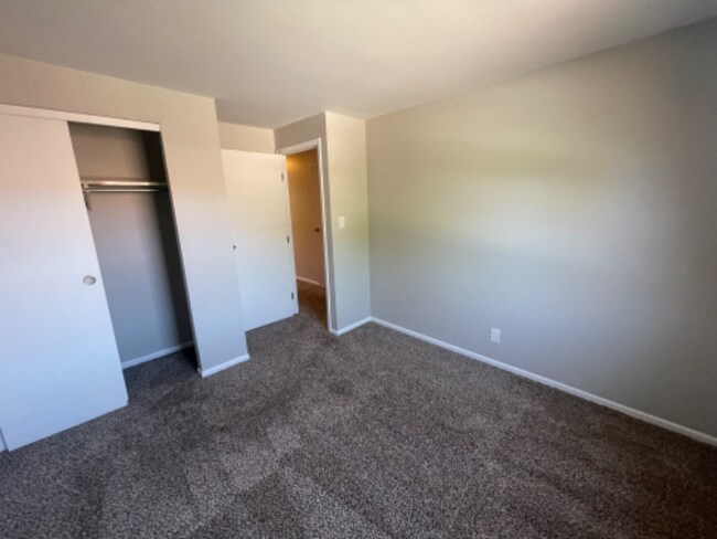 Building Photo - 2109 Wellington Ct