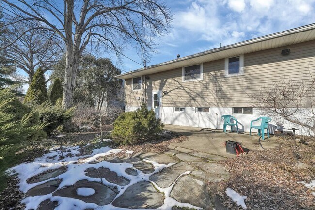 Building Photo - 1271 Thurell Rd