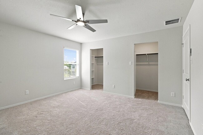 Building Photo - 3362 Northwestern Dr