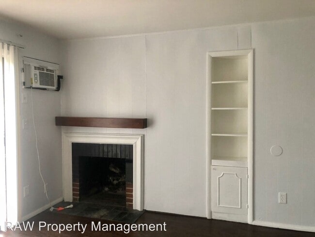 Building Photo - 2323 Beechmont Ave