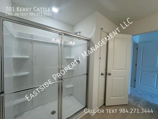 Building Photo - 701 Kerry Cattle Dr