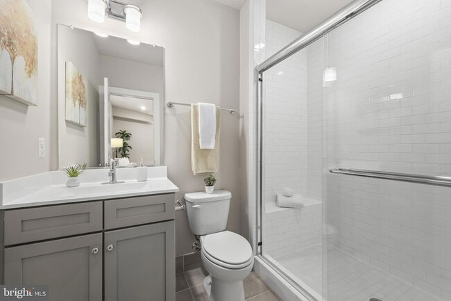 Building Photo - 1334 S Quinn St