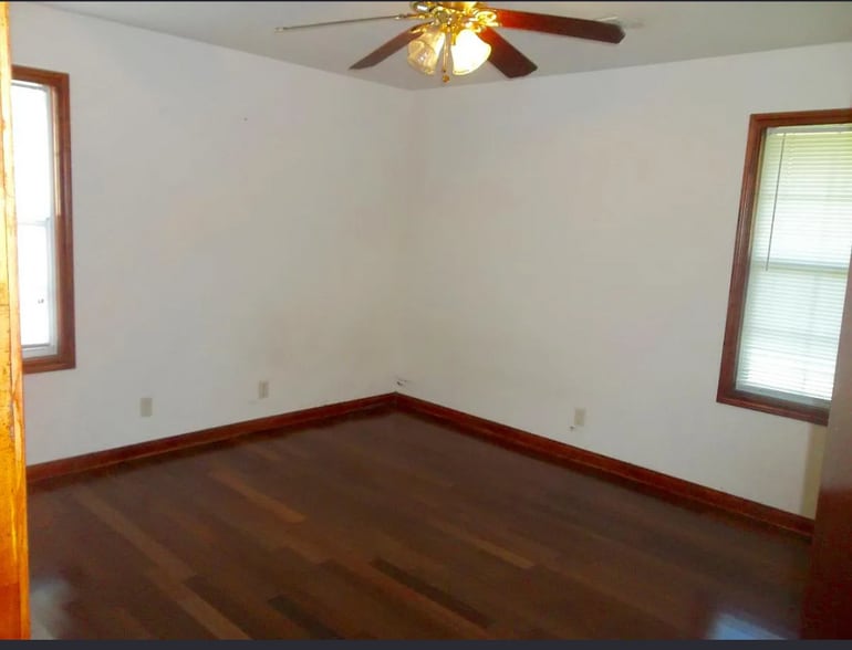 Building Photo - 6609 Golf Crest Dr