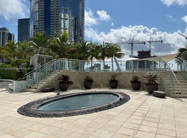 Building Photo - 900 Biscayne Blvd