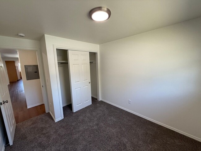 Building Photo - 1505 NW Highland Dr