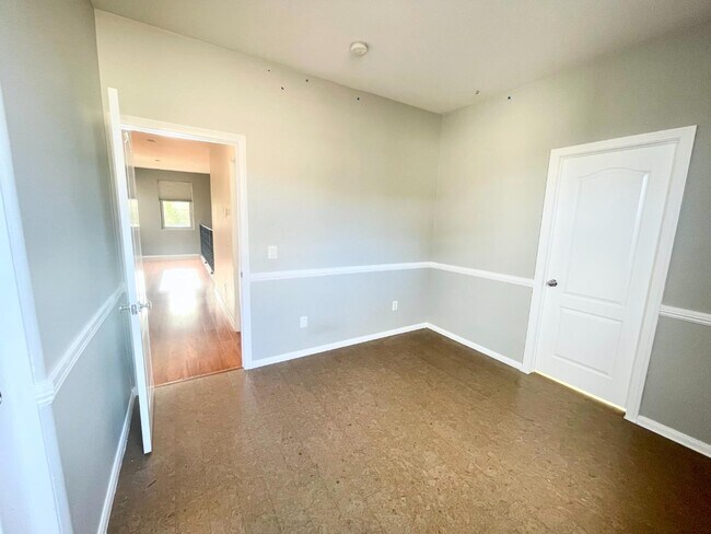 Building Photo - 1046 Strawberry Creek St