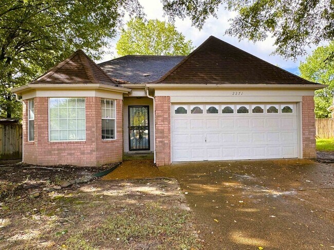 Primary Photo - 2271 Lake Springs Ln