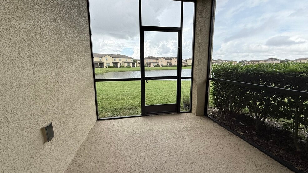 Building Photo - 2449 Seven Oaks Dr
