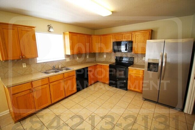 Building Photo - 602 Aries Ave