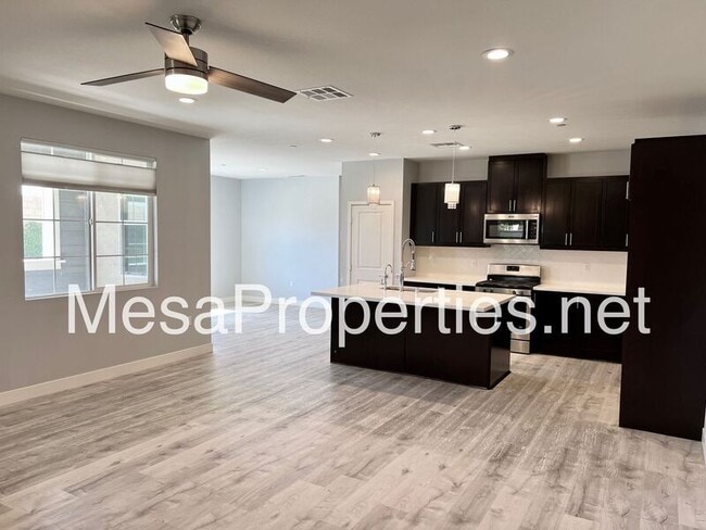 Building Photo - 1046 Newberry Ln