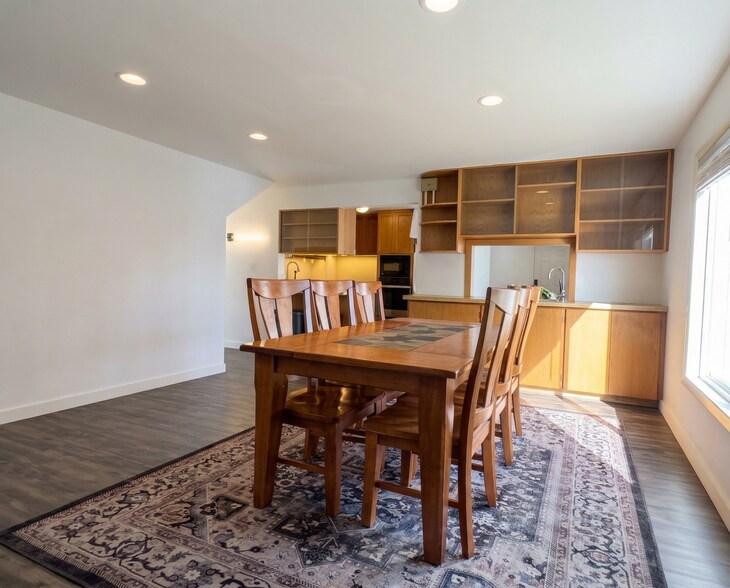 Building Photo - 17253 33rd Ave S