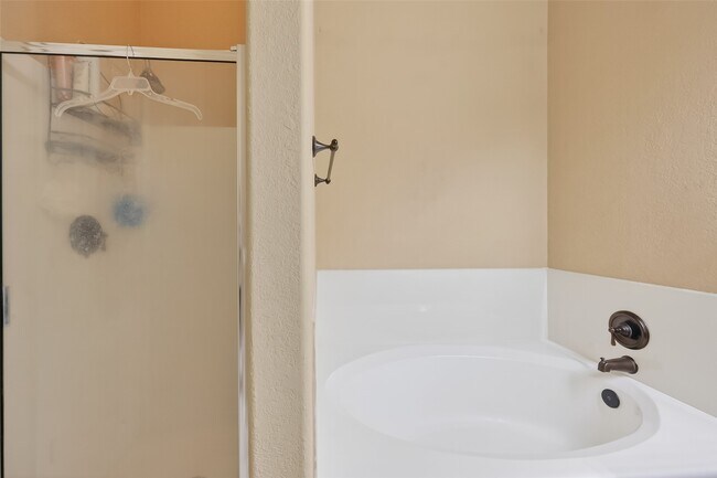 Building Photo - 7002 Casita Dr