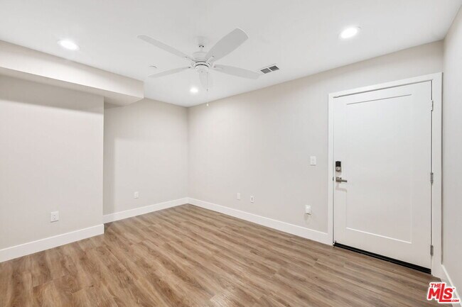 Building Photo - 4438 Paxton Pl