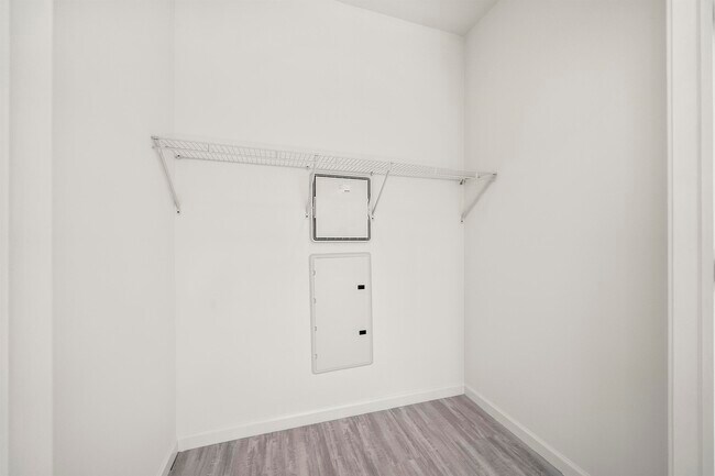 Building Photo - 51 E Main St