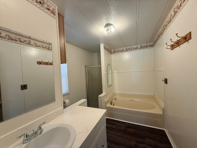 Building Photo - Perfect home in the perfect location!