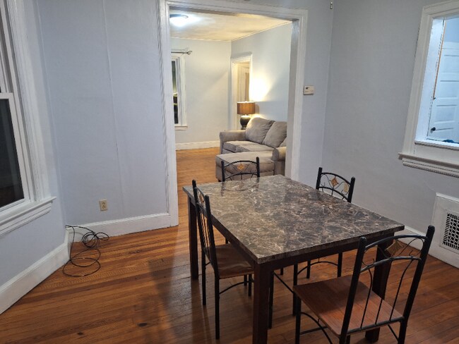 Building Photo - 10 Euclid Ave