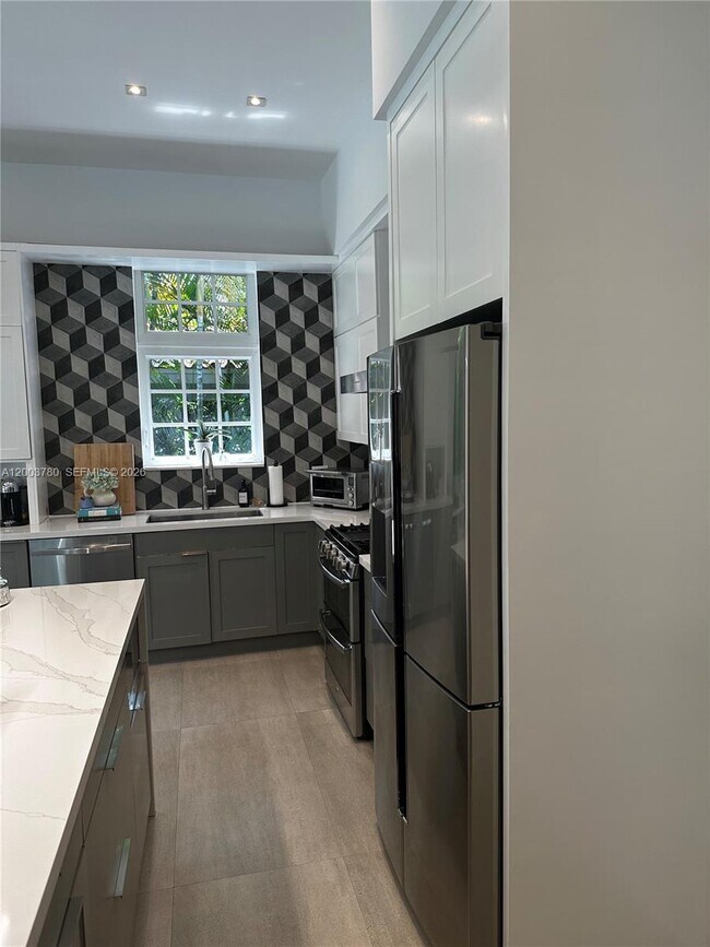 Building Photo - 630 San Lorenzo Ave