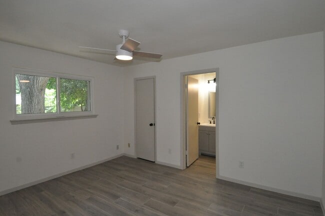 Building Photo - Great single level home in Anderson Mill. ...