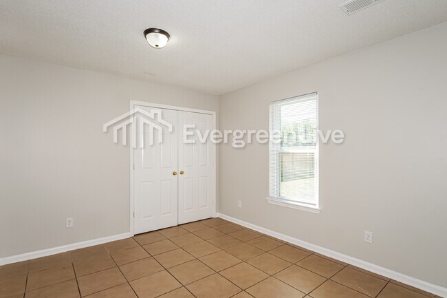 Building Photo - 261 Gracewood St