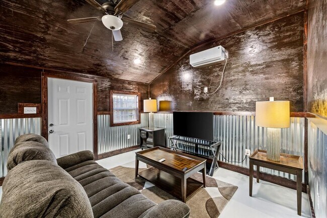 Building Photo - 2823 Avenue Q