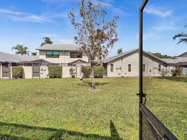 Building Photo - 9095 SW 21st Ct