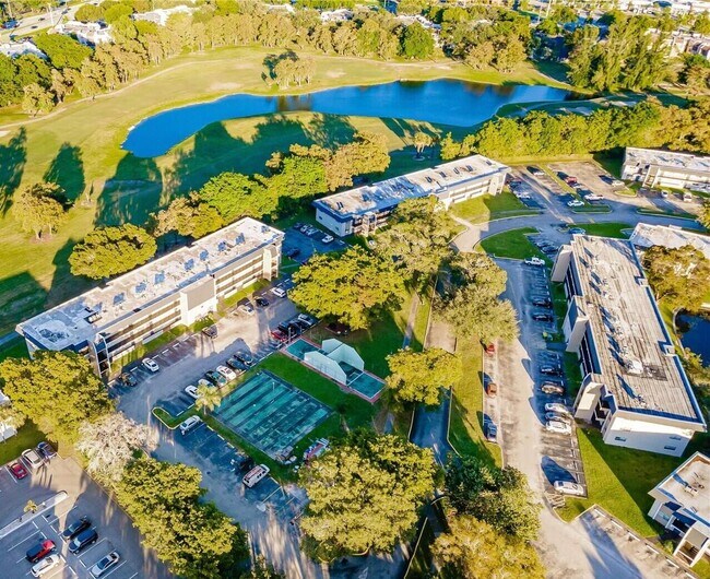 Building Photo - 7911 N Colony Cir