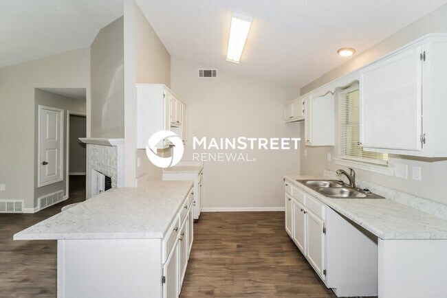 Building Photo - 3 Bedroom Pet-Friendly Home in Millington, TN with Main Street Renewal