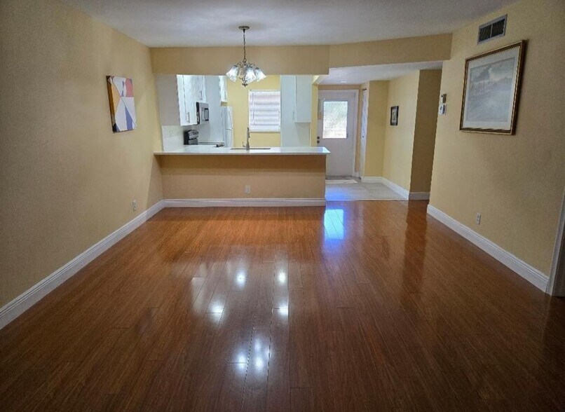 Building Photo - 2828 Casita Way