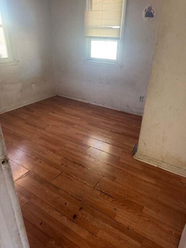 Building Photo - Owner Financing / Easy Path To Being A Homeowner