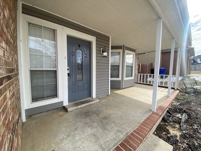 Building Photo - 3503 S Dogwood Ave