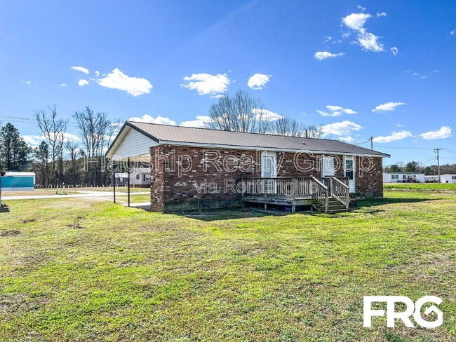 Building Photo - 831 Hood Swamp Rd