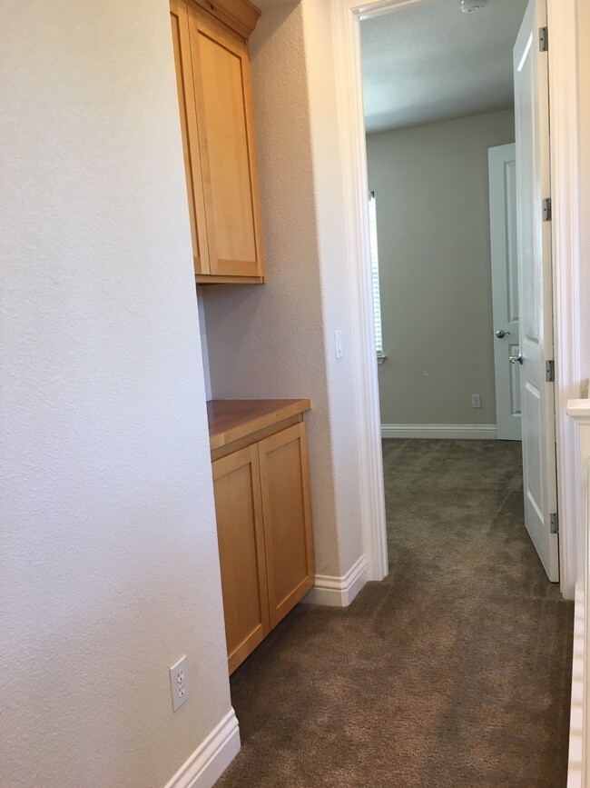 Building Photo - 4346 Streamside Dr