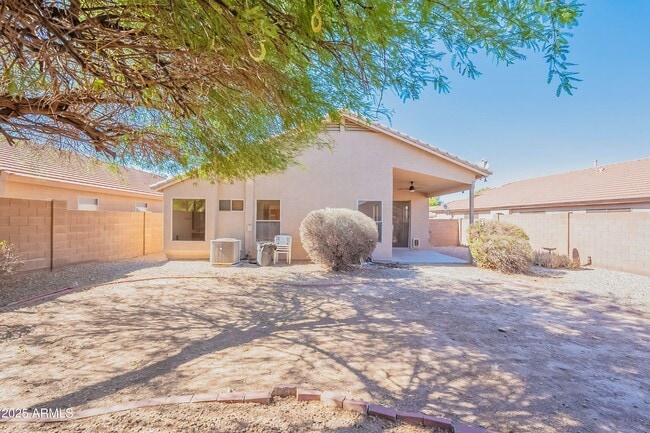 Building Photo - 43741 W Wade Dr