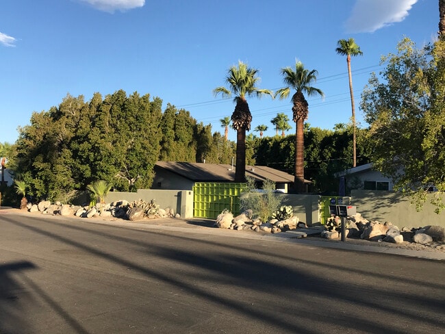 Gated entry - 435 E Chuckwalla Rd