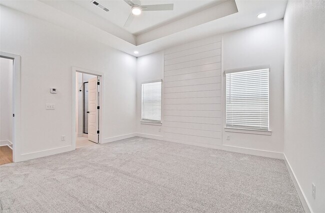 Building Photo - 6207 SW Luster Rd