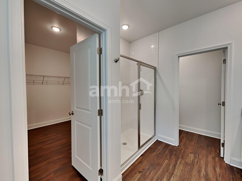 Building Photo - 104 Punderson Dr