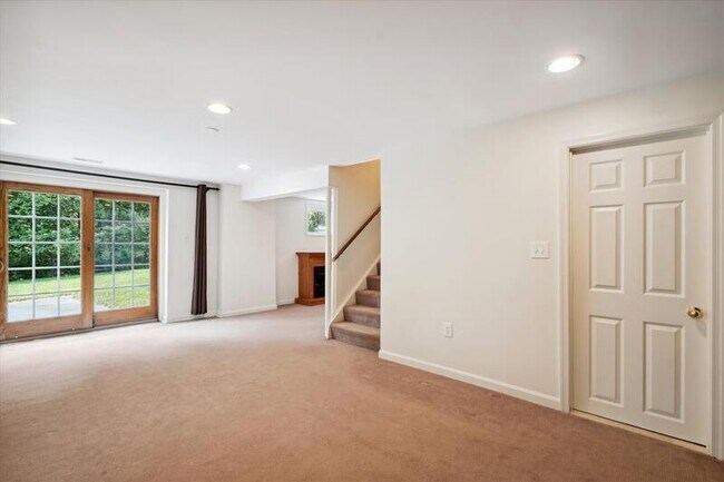Building Photo - 11403 Bronzedale Dr