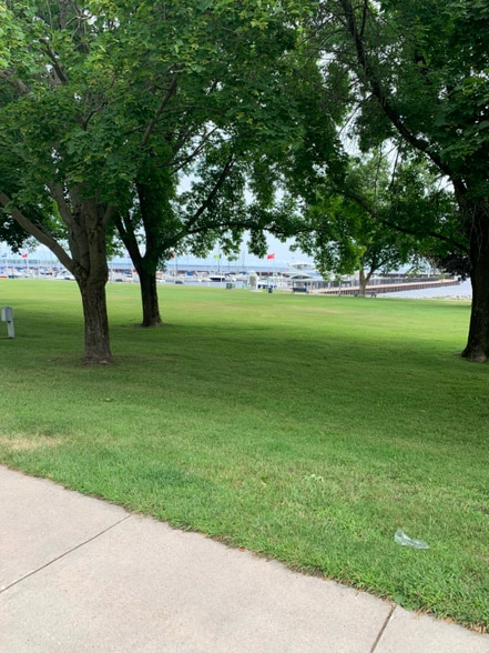 Building Photo - 619 1st St