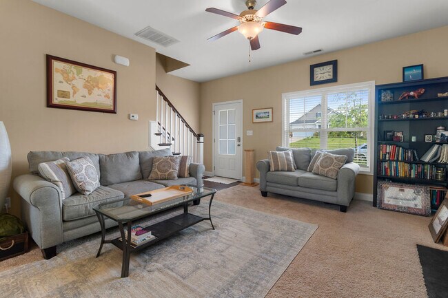 Building Photo - 209 Admiral Ct